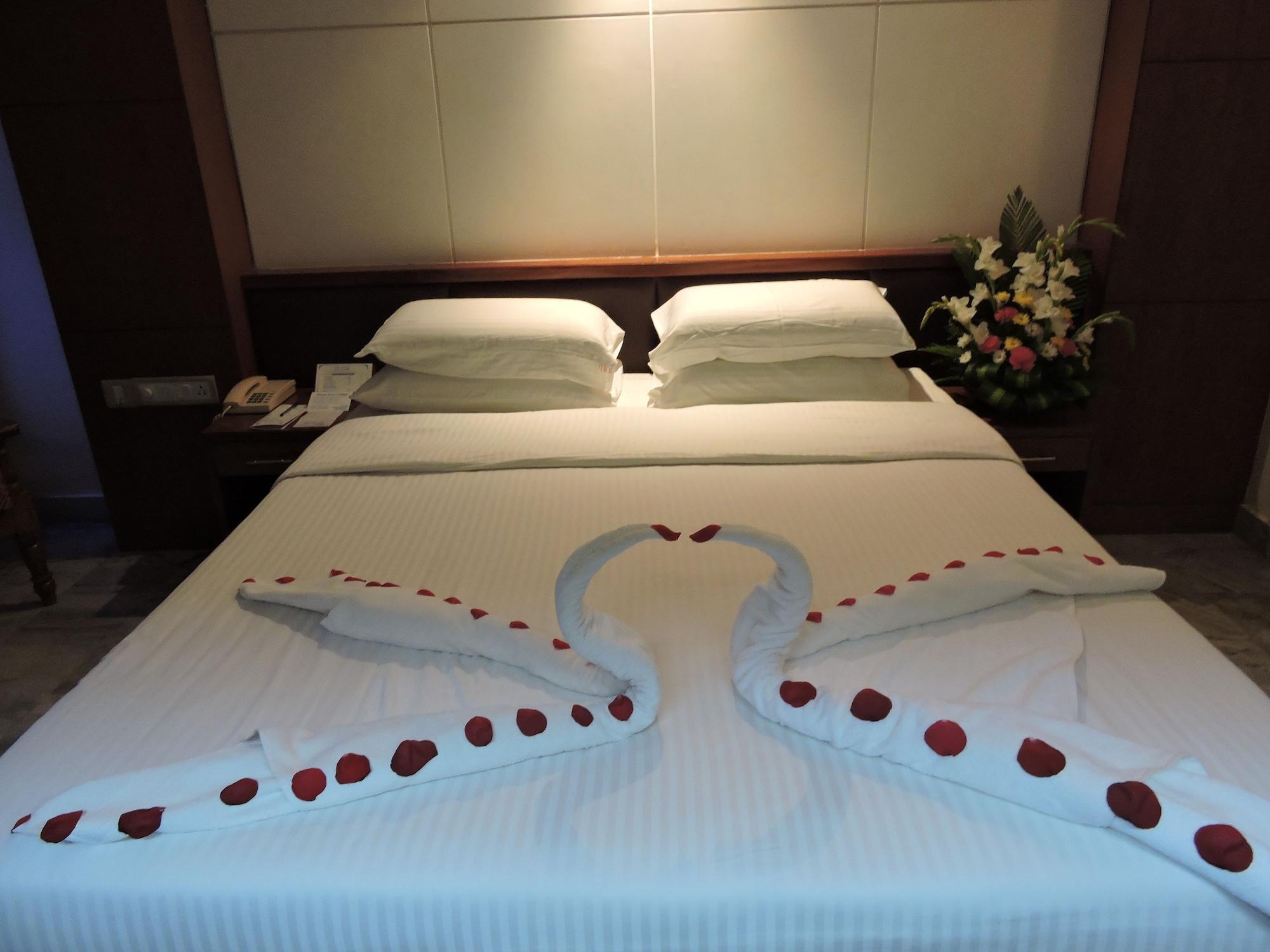 Hotel Plr Grand Tirupati Exterior photo