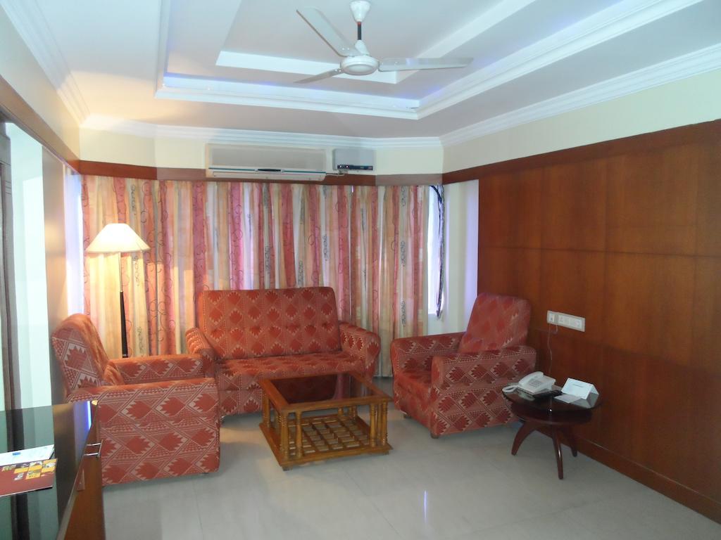 Hotel Plr Grand Tirupati Exterior photo