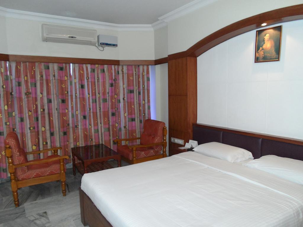 Hotel Plr Grand Tirupati Exterior photo