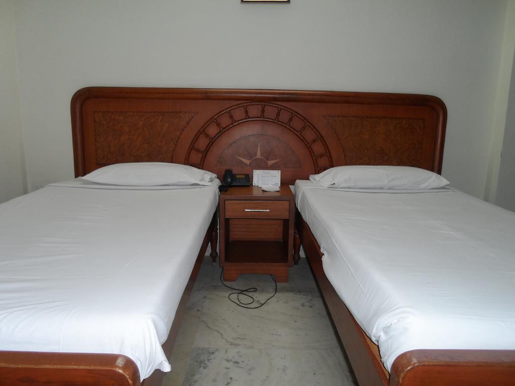 Hotel Plr Grand Tirupati Exterior photo