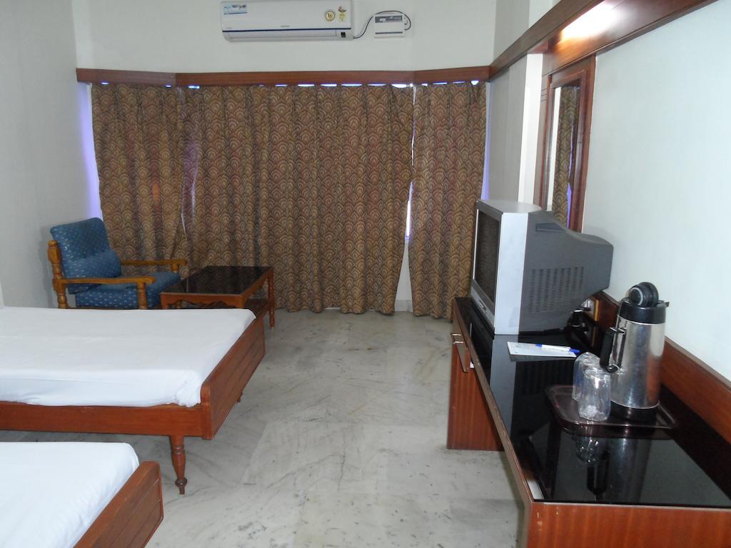 Hotel Plr Grand Tirupati Exterior photo