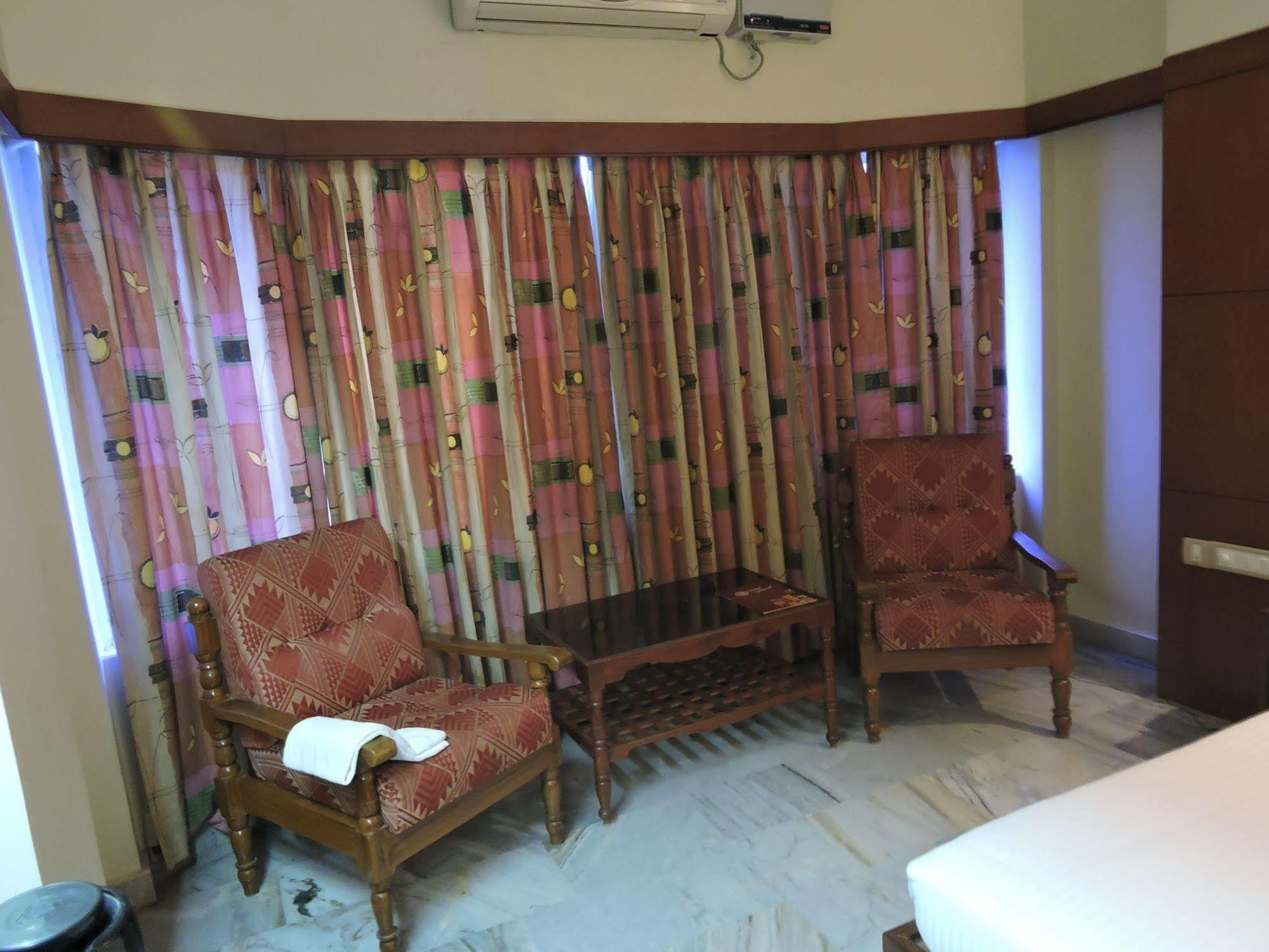 Hotel Plr Grand Tirupati Exterior photo