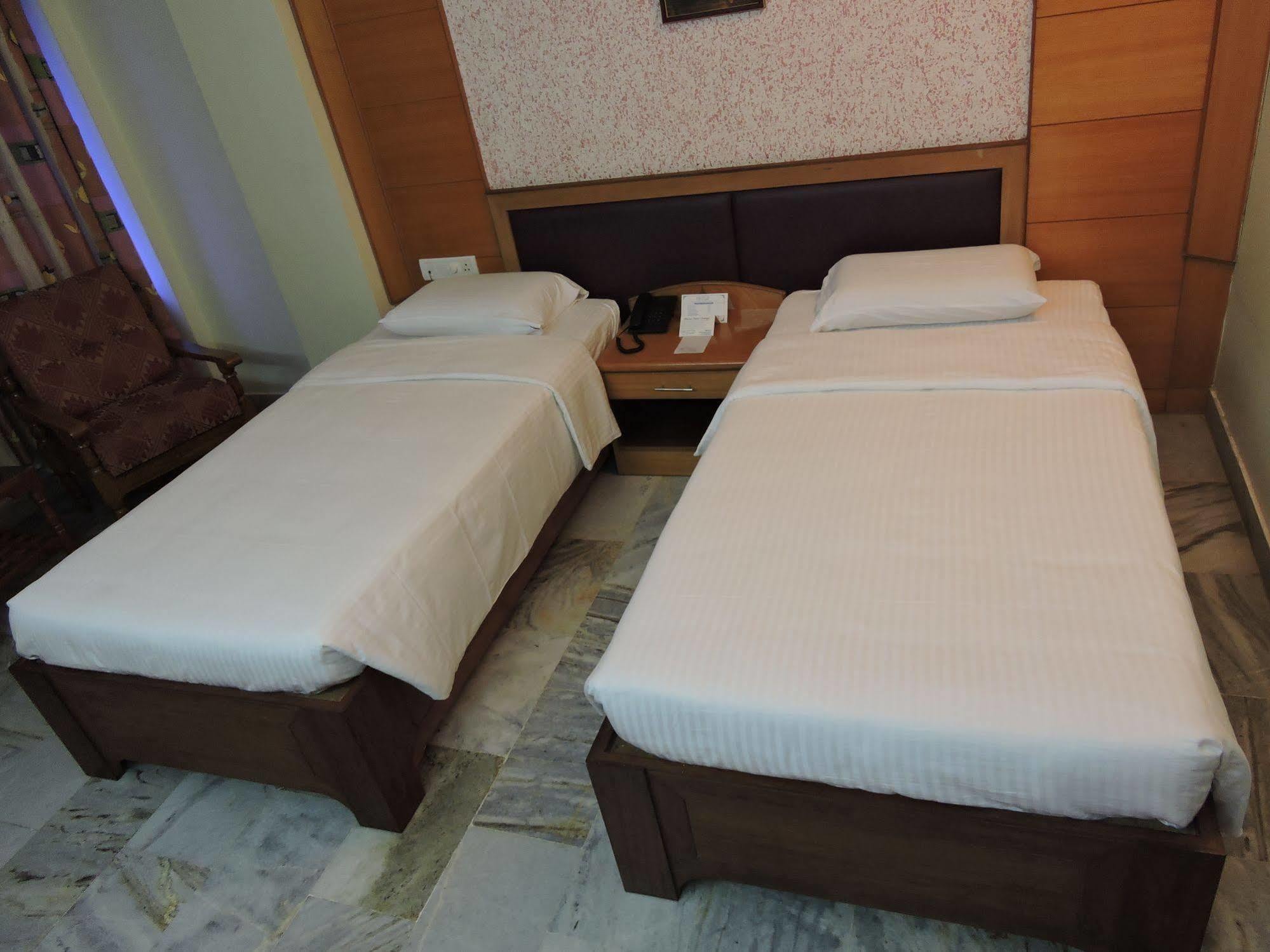 Hotel Plr Grand Tirupati Exterior photo