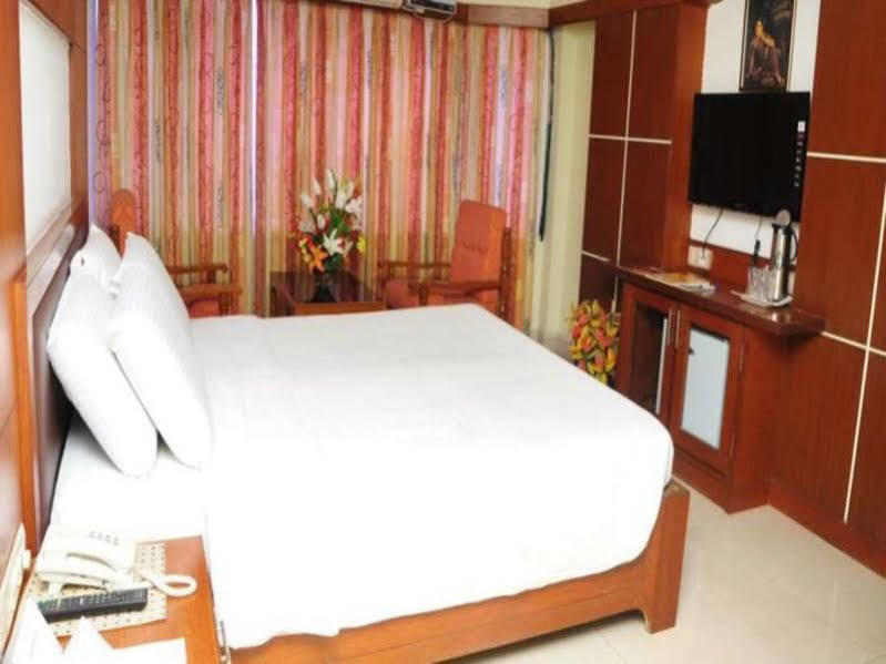 Hotel Plr Grand Tirupati Exterior photo
