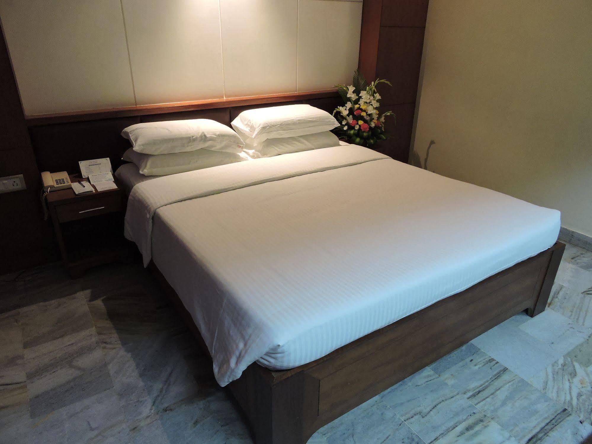 Hotel Plr Grand Tirupati Exterior photo